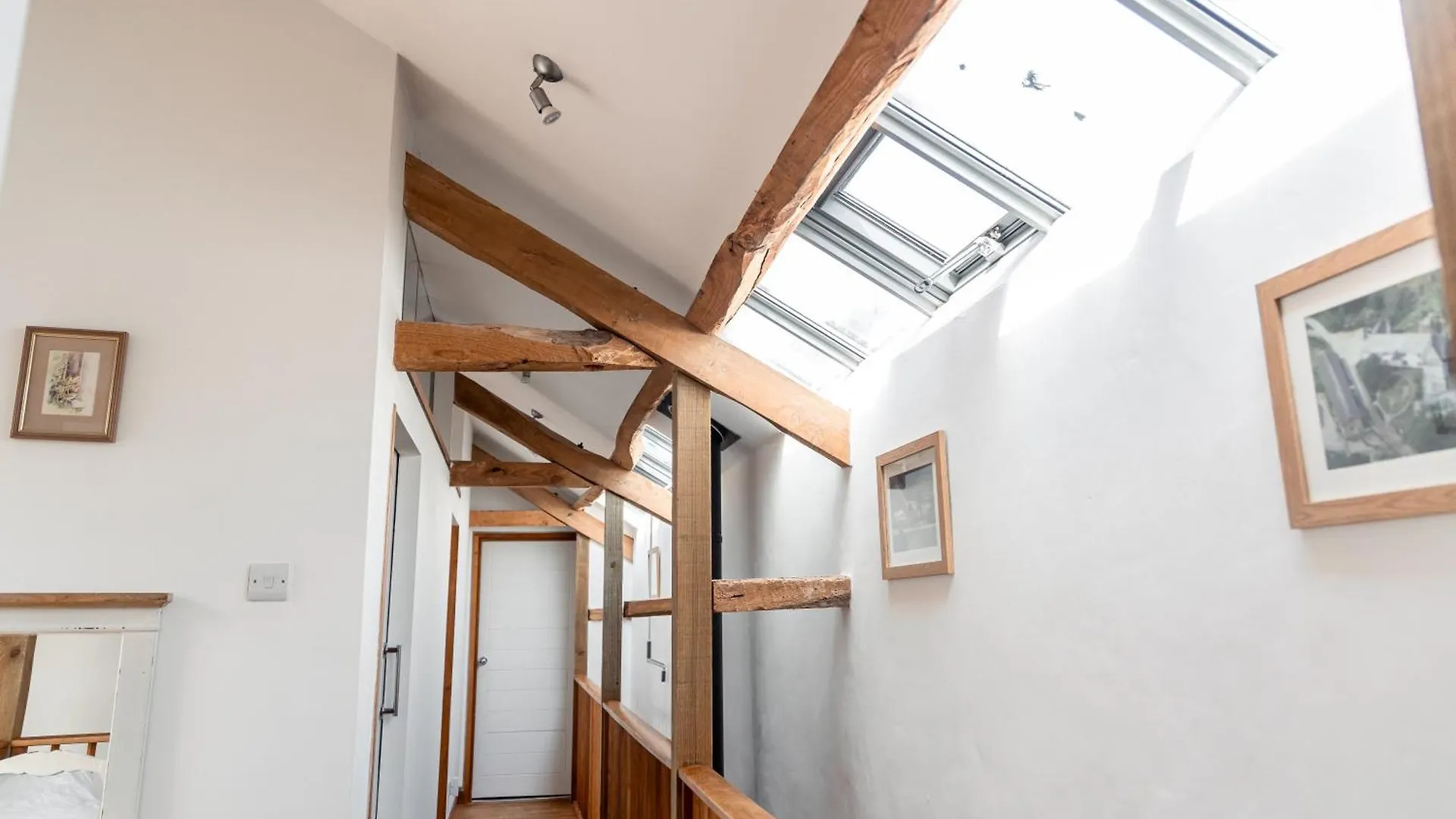 West Town Barn Villa Exeter 0*,